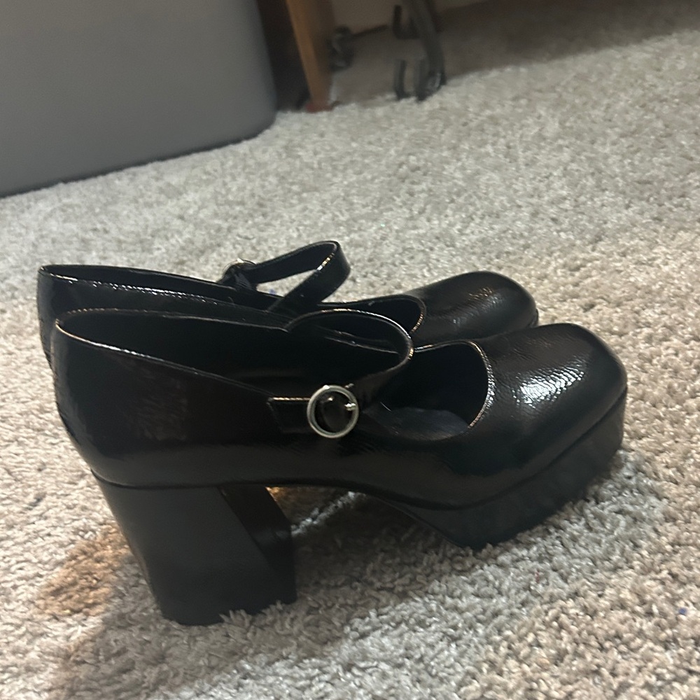 Urban Outfitters Platform Pumps 10